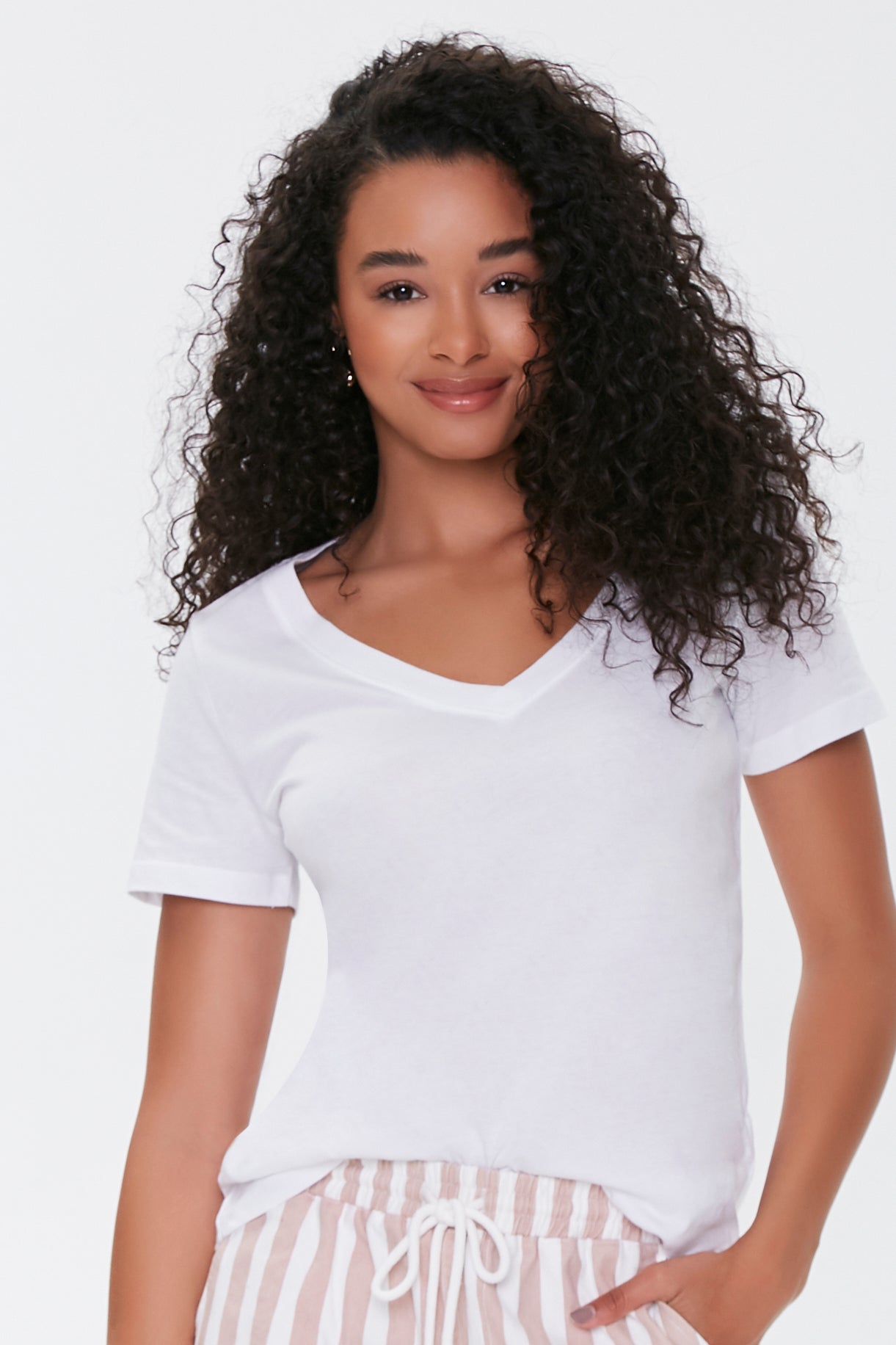 POLERA BÁSICA DE ALGODÓN CUELLO V