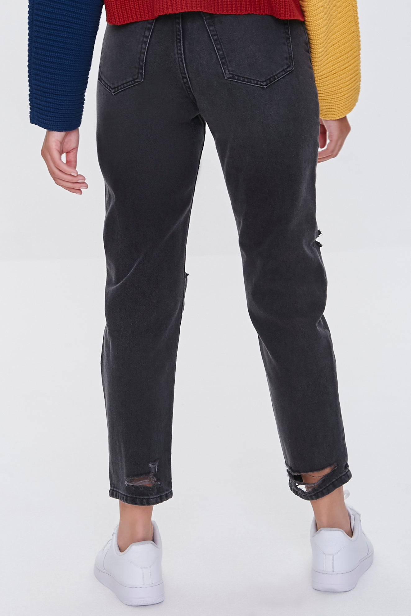 PANTALON DENIM MOM CON DESGASTE
