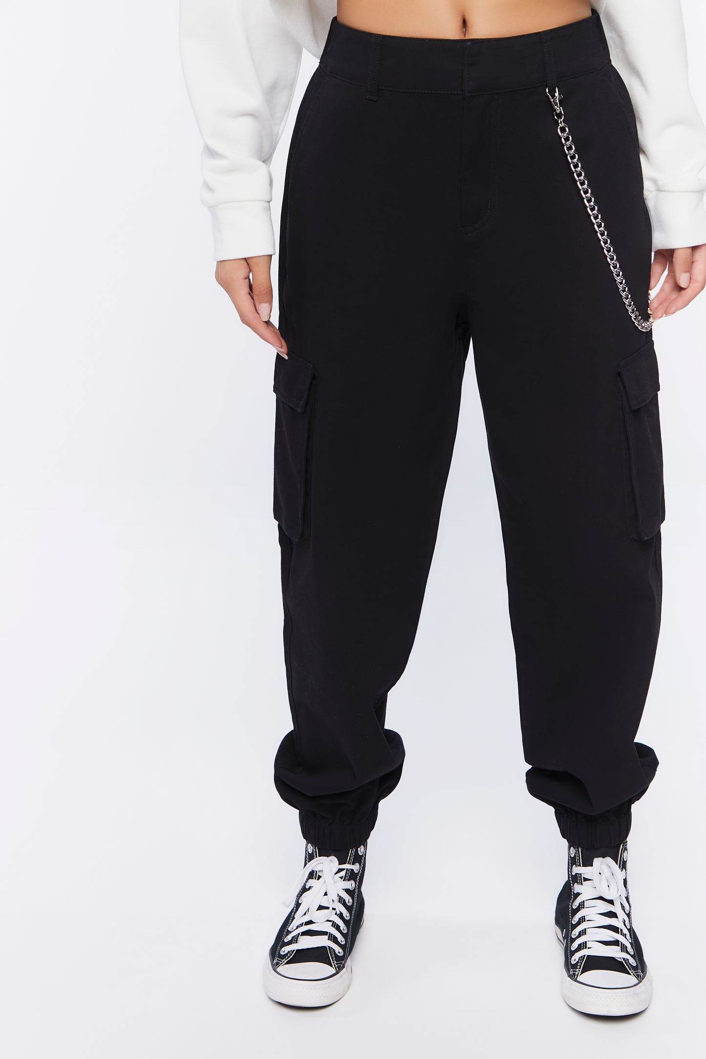 PANTALON JOGGER CON CADENA