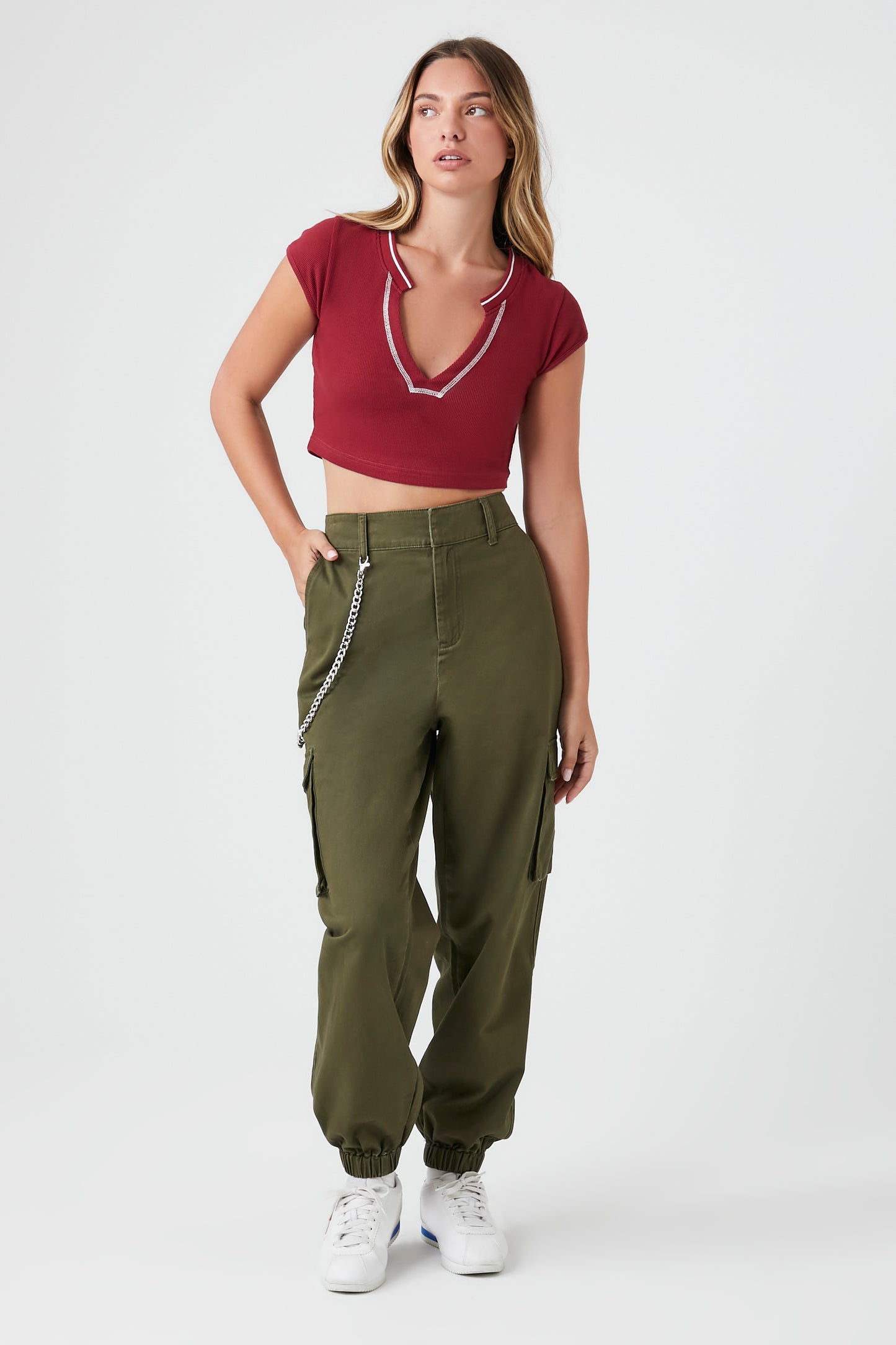 PANTALON JOGGER CON CADENA