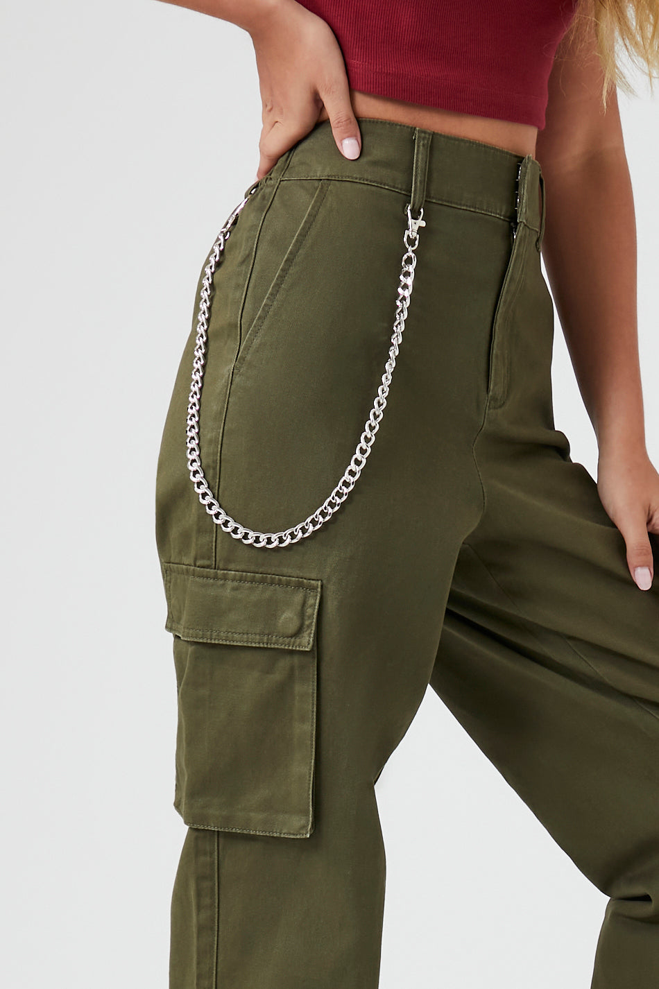 PANTALON JOGGER CON CADENA