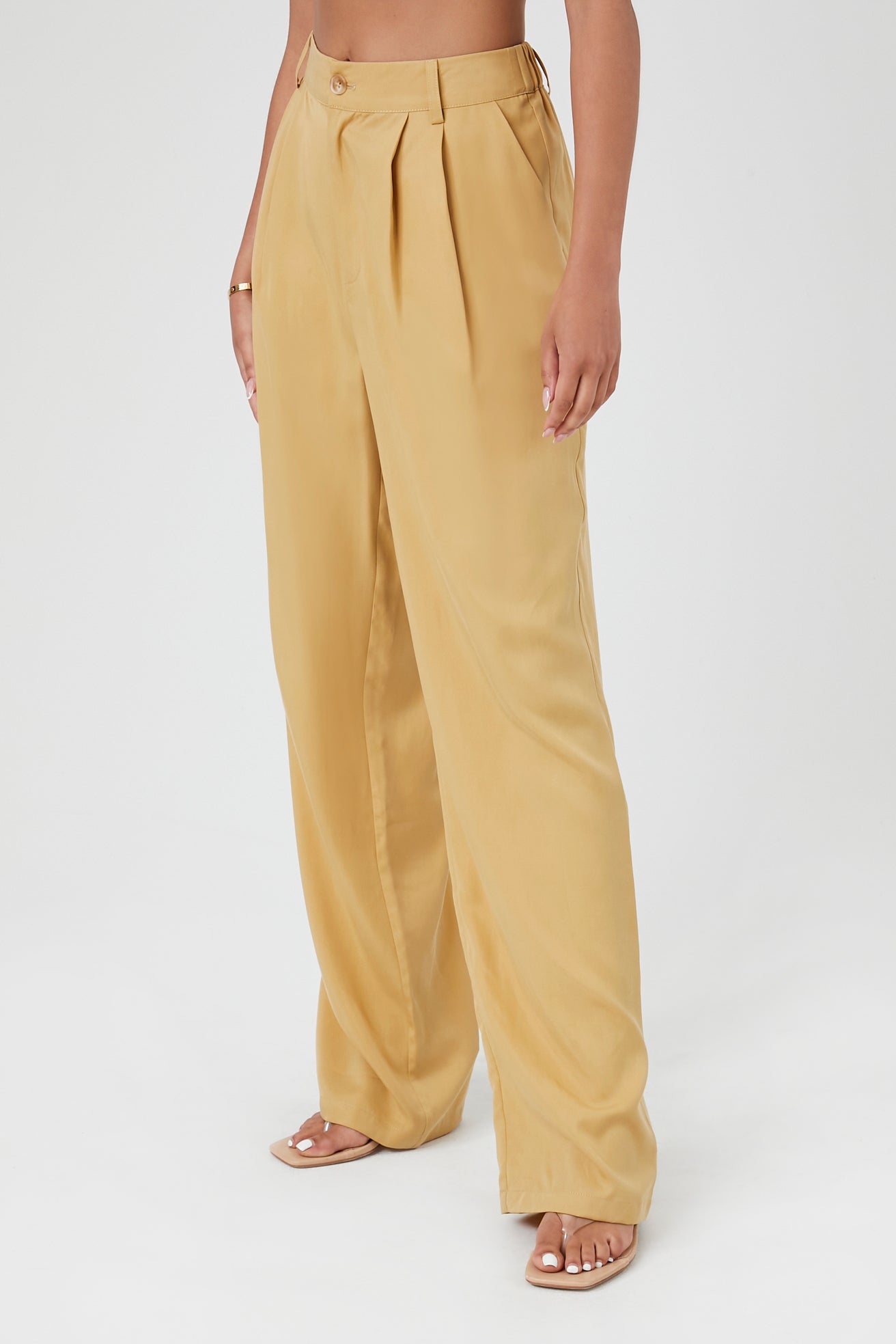 PANTALON DE VESTIR DE CORTE RECTO CON PINZAS