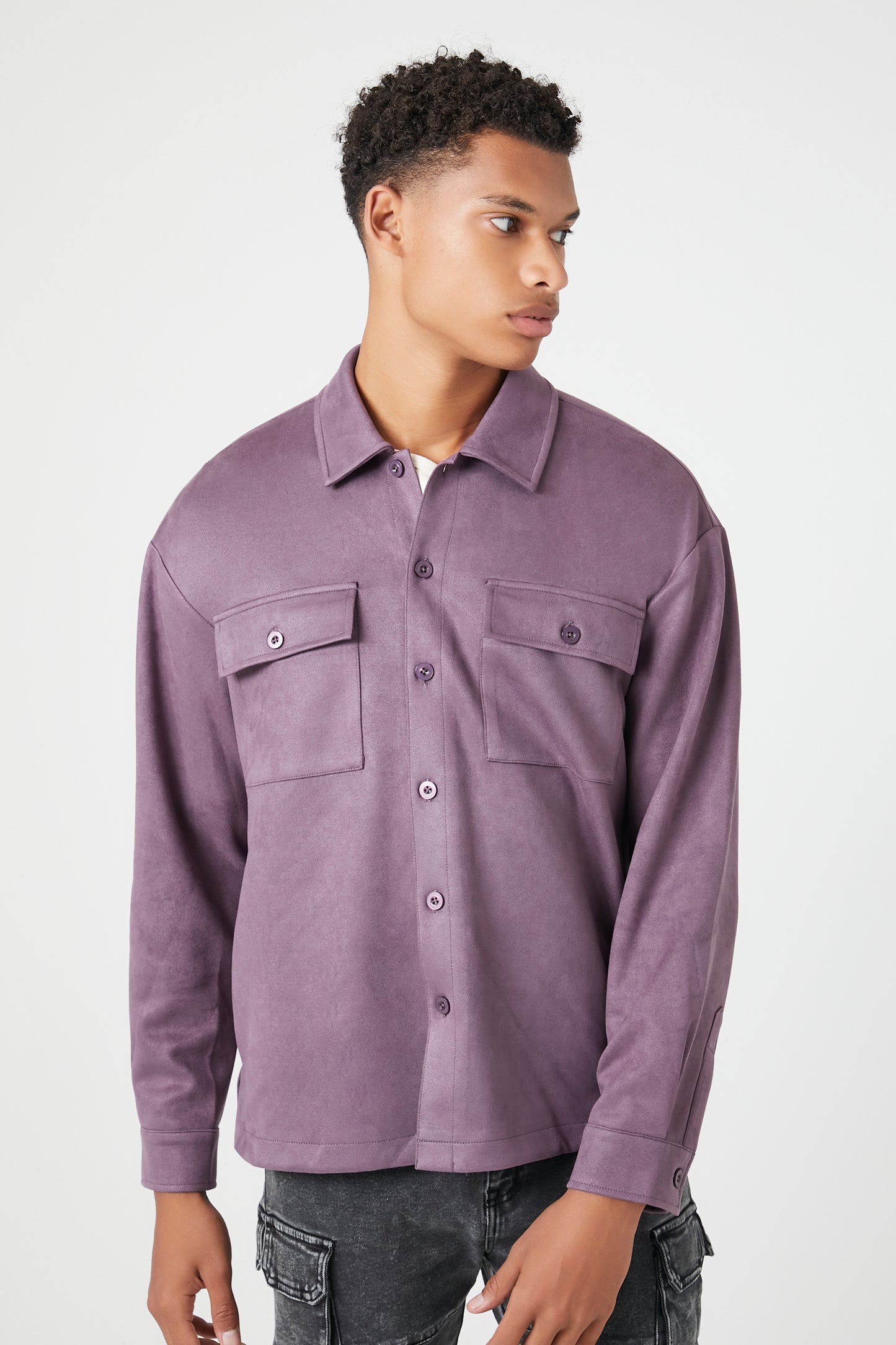 CAMISA CON DETALLES DE BOLSILLOS DELANTEROS
