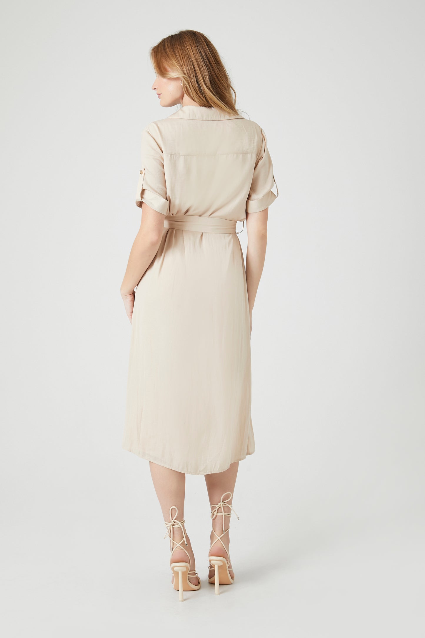 VESTIDO DE SATIN CAMISERO CON DETALLE DE CINTURÓN