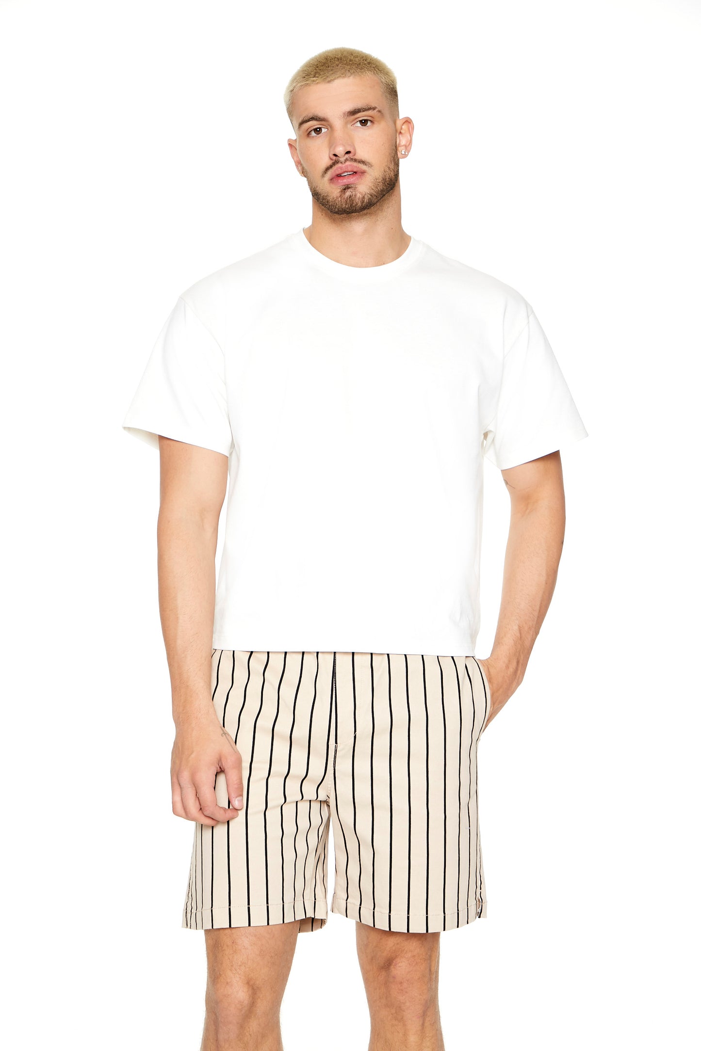 SHORT CON LINEAS