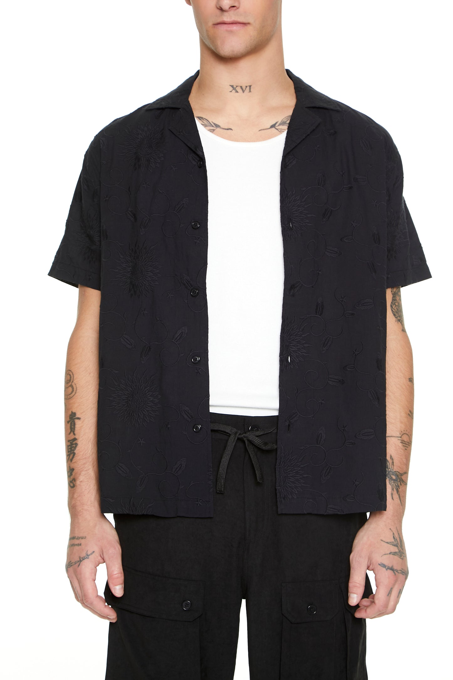 CAMISA MANGA CORTA DE BRODERI TEXTURIZADO