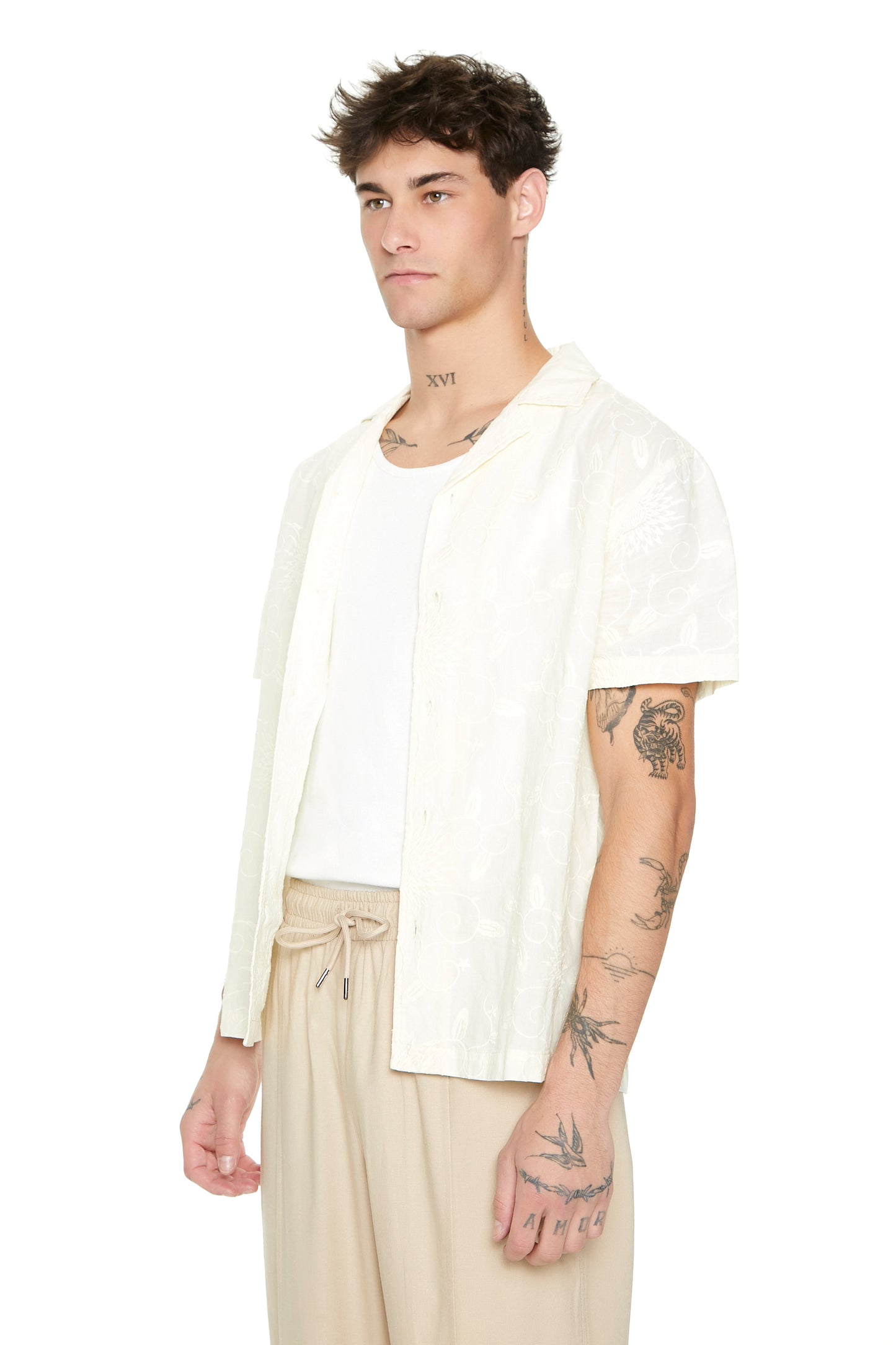CAMISA MANGA CORTA DE BRODERI TEXTURIZADO