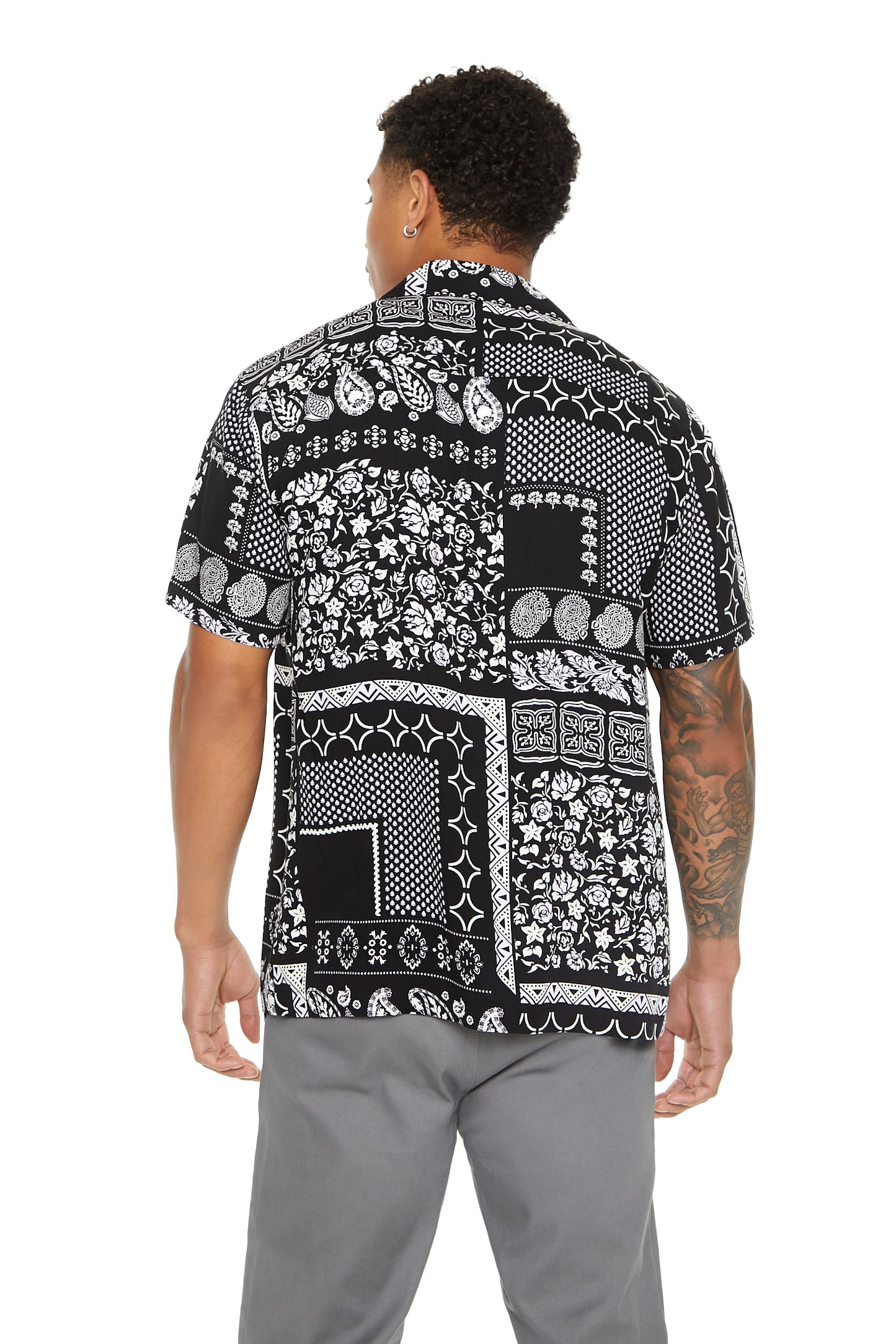 CAMISA MANGA CORTA ESTAMPADO DE PAISLEY