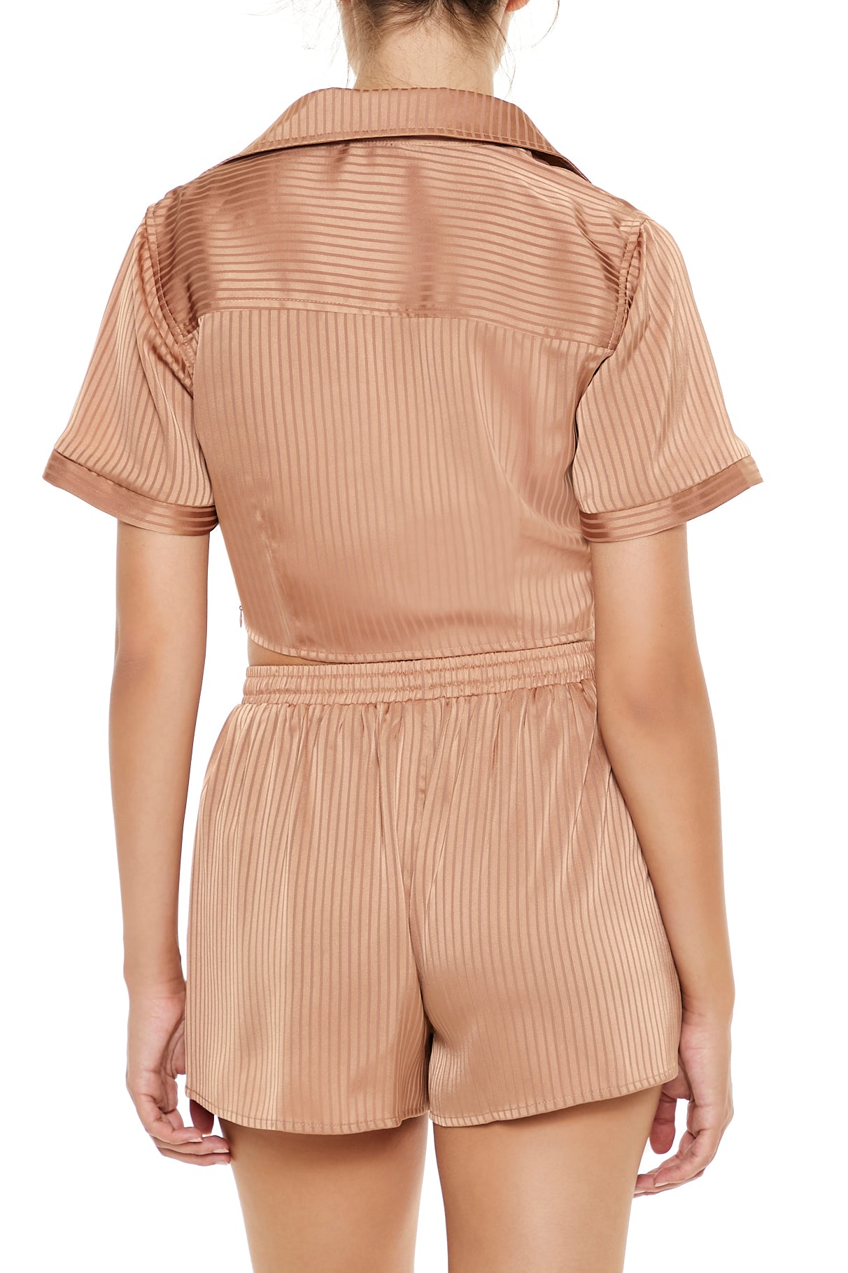 CAMISA DE SATIN CROPPED CON CRUZADO BAJO EL BUSTO