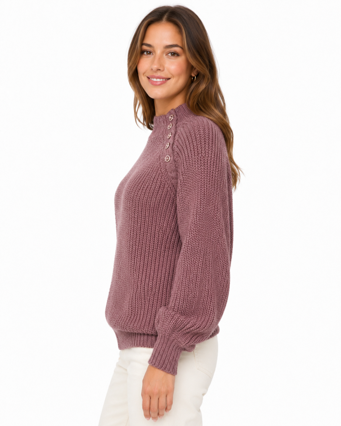 SWEATER CON DETALLE DE ABERTURA Y BOTONES EN LA MANGA IZQUIERDA