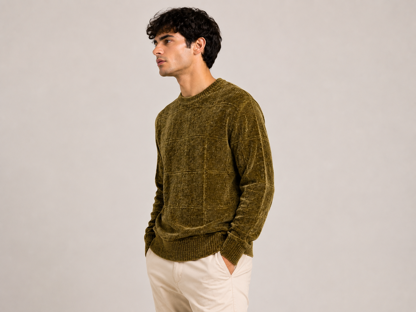 SWEATER ATERCIOPELADO CON PATRON DE CUADROS