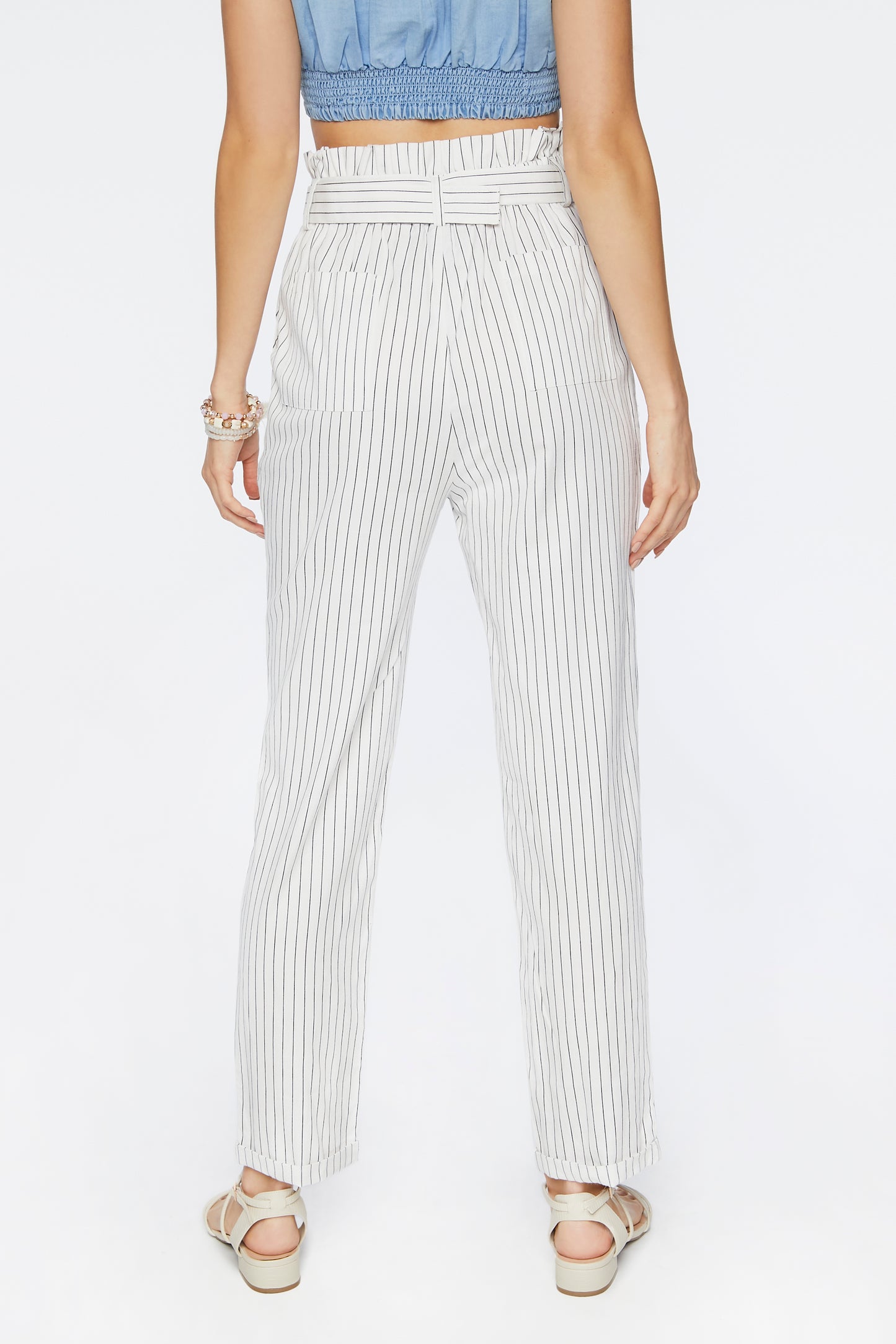 PANTALON DE CORTE RECTO A RAYAS