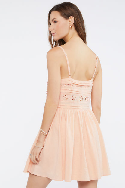 VESTIDO CORTO CON FALDA ACAMPANADA