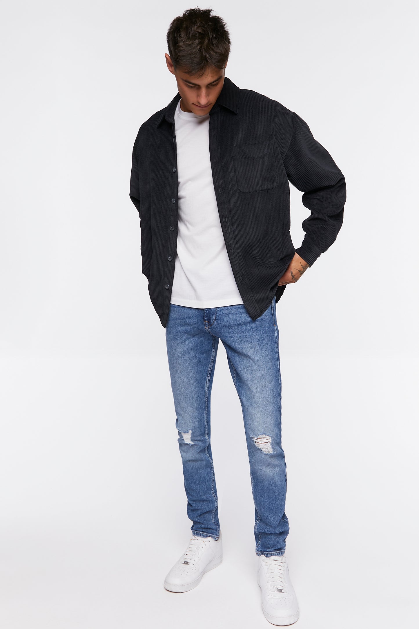 PANTALON DENIM SLIM CON RASGADO