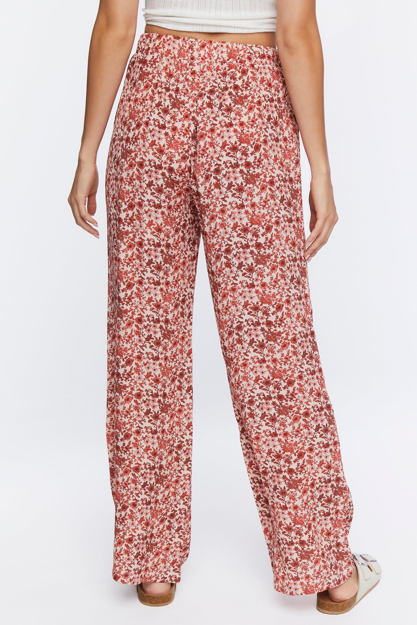 PANTALONA DE CORTE RECTO CON ESTAMPADO DE FLORES