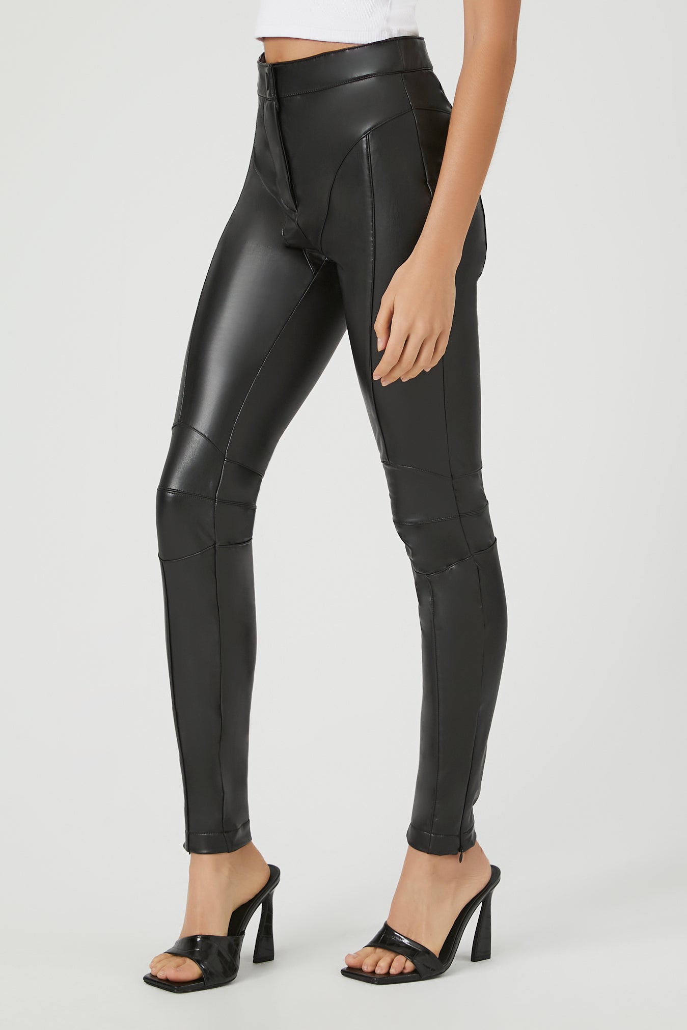PANTALON SKINNY DE CUERO ECOLÓGICO
