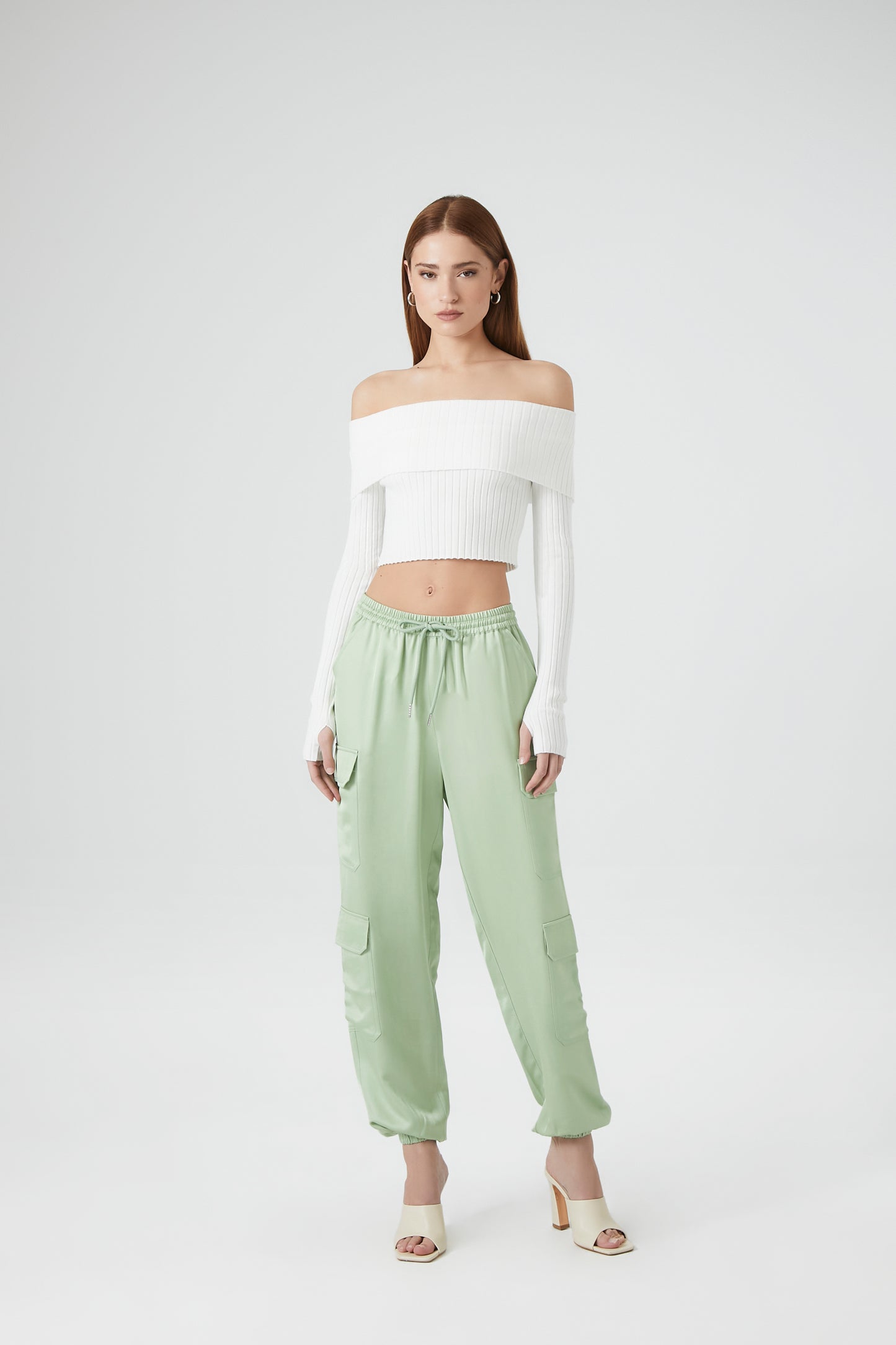 PANTALON CARGO DE SATÍN CON ELÁSTICO EN LA CINTURA