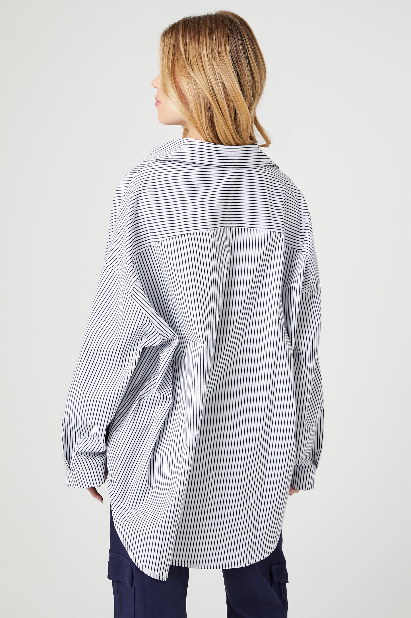 CAMISA OVERSIZED CON LINEAS
