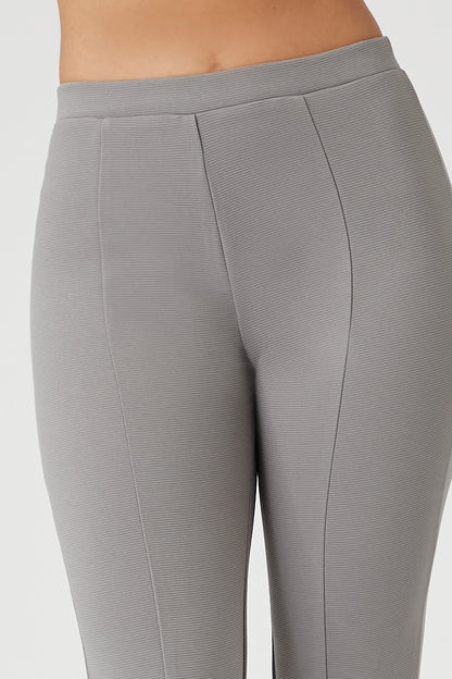 LEGGING FLARE ACANALADA CON ABERTURA EN EL BOTA PIE