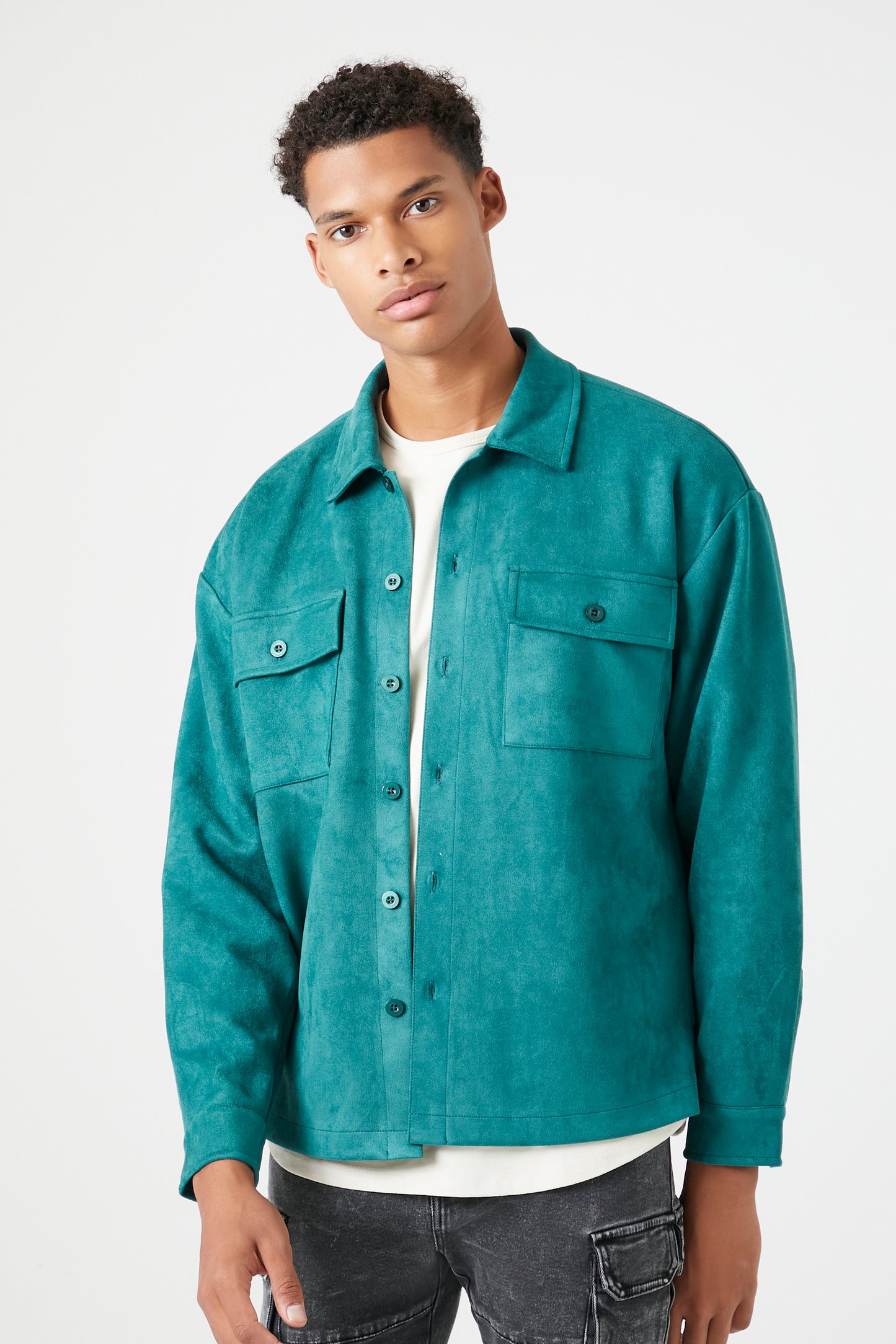 CAMISA CON DETALLES DE BOLSILLOS DELANTEROS