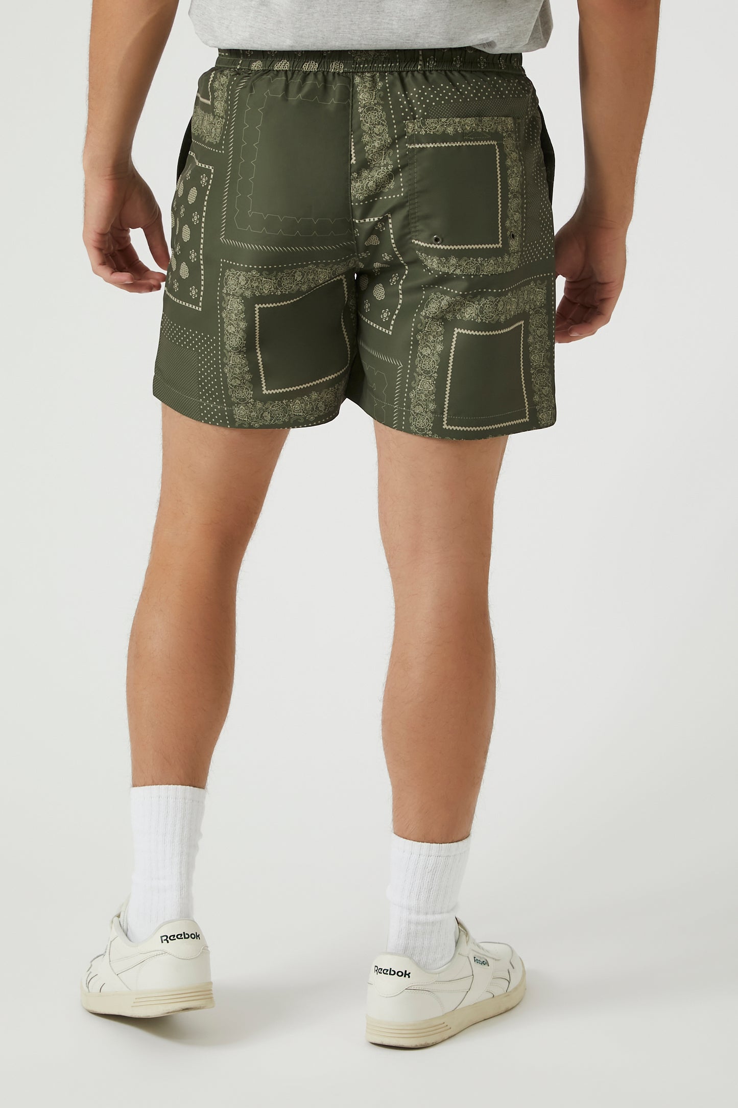 SHORT MALLA CON ESTAMPADO DE FIGURAS