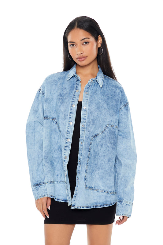 CAMISA DENIM CON ESTAMPADO JASPEADO