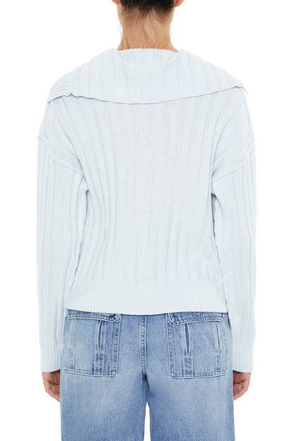 SWEATER TEJIDO CON DETALLE DE SOLAPA