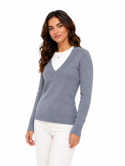 SWEATER TEJIDO CUELLO V CON SIMULACIÓN DE CAMISETA INTERNA