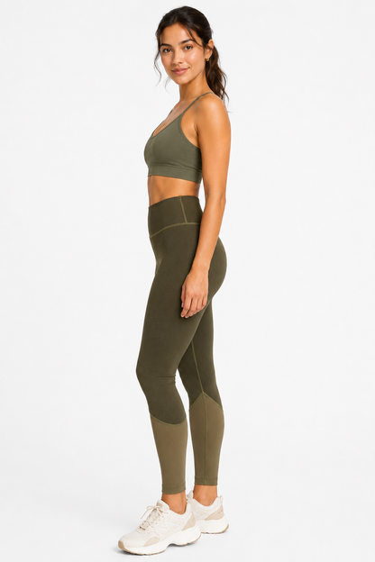CALZA DEPORTIVA CON DETALLE DE TRANSPARENCIA