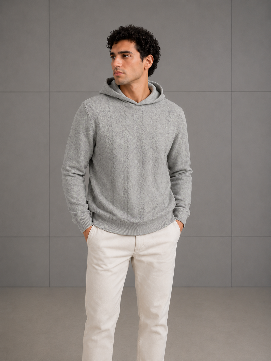 HODDIE TEXTURIZADO CON PATRON DE TRENZAS VERTICALES