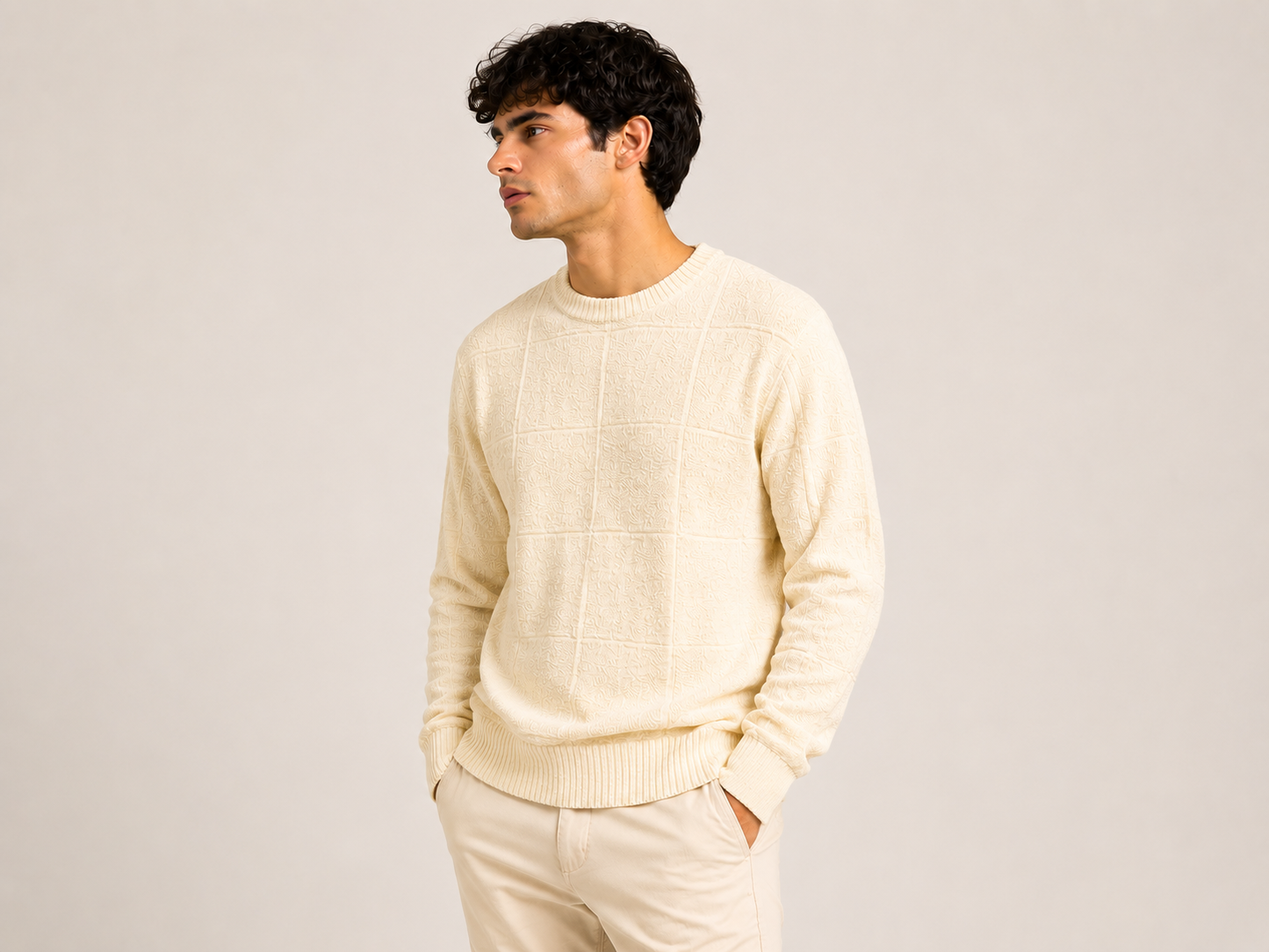 SWEATER ATERCIOPELADO CON PATRON DE CUADROS