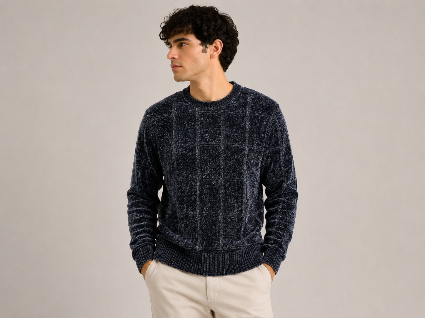 SWEATER ATERCIOPELADO CON PATRON DE CUADROS
