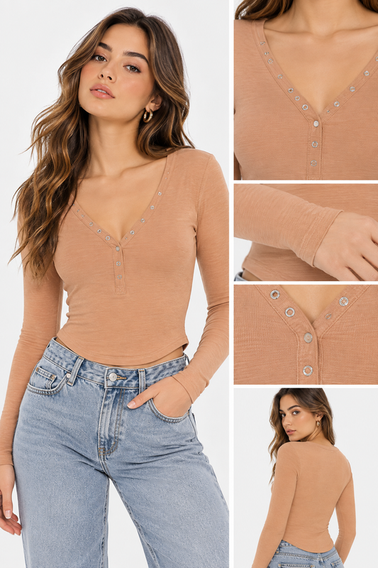 TOP MANGALARGA CON DETALLE DE BOTONES EN EL ESCOTE