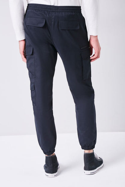 PANTALON JOGGER CON BOLSILLOS CARGO