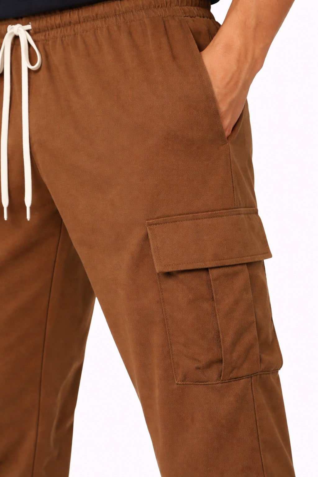 PANTALON JOGGER CON BOLSILLO CARGO