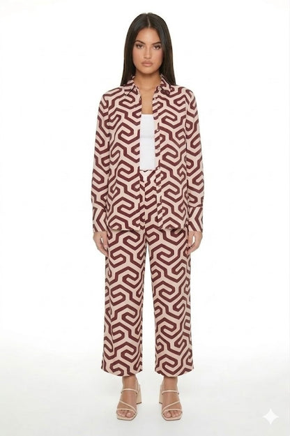 CAMISA MANGALARGA CON LINEAS  GEOMÉTRICAS